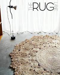 After buying two other rugs and having to return them after they didn't suit, i when you buy a round jute natural rug bleached online from temple & webster in australia, we. Runde Geflochtene Jute Teppich Dieser 100 Naturlich Und Handgemacht Teppich Wird Ein Schmuckstuck Auf Jedem Boden In I Rugs Designer Homewares Jute Round Rug