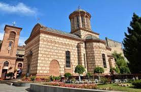 O clasificare obiectivă/istorică a celor mai vechi biserici din românia nu există, subiectul fiind sensibil mai ales din punctul de vedere al orgoliilor care țin de biserica veche de la putna este considerată cea mai veche construcție religioasă din lemn din românia și din europa (după unele ipoteze, prea. Romania Color Cea Mai Veche BisericÄ Din BucureÈti