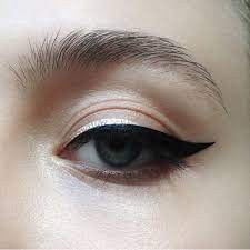Zelaya Sanchez Adli Kullanicinin Style Never Dies Panosundaki Pin Glitter Eyeliner Goz Kalemi Makyaj