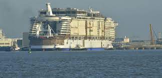 Pourquoi Le Plus Gros Bateau De Croisiere Du Monde Ne Finira Pas Comme Le Titanic En Theorie