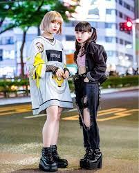 Japanese Teens Sarah I Am Saaara And Beni Beni9s On The Street In Harajuku Wearing A Mix Of Re Harajuku Fashion Street Tokyo Fashion Japan Fashion Street