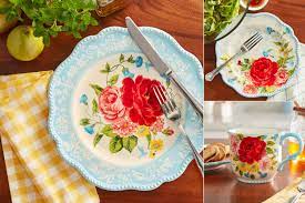 Earlier this week we took the leftovers of a tasty meal the night before and turned it into a pot of goodness. Sweet Rose