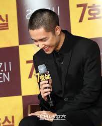 He Looks So Good With A Shaved Head Wow Kyungsoo Exo Kyungsoo Do Kyung Soo