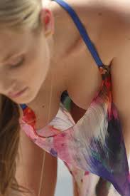 Downblouse Nackte Porno-Bilder - PornPics.com