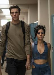 Nate and Maddy in the Hallway - Euphoria Season 1 Episode 3 - TV Fanatic