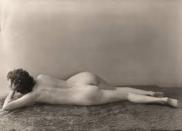 Female nude (back), ca. 1935 – un regard oblique