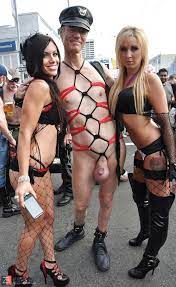 CFNM Coeds Get Freaky in Public Places