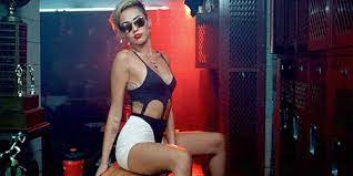 Ridiculously Hot Miley Cyrus GIFs
