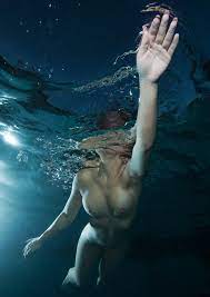 Under Water Nude - 64 porn photos