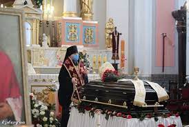 In Zhytomyr, the “bishop” of the OCU served for the repose of the deceased  Catholic bishop – Raskolam.net
