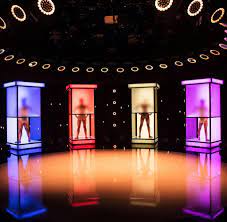 Fernsehsendung nackt kabine mann frau