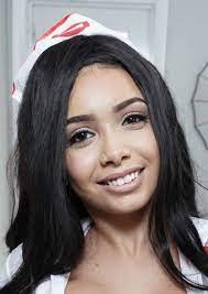Aaliyah Hadid: Bio, Height, Weight, Age, Measurements – Celebrity Facts