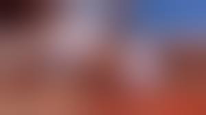 Supergeiles Luder zieht sich an einem öffentlichen Strand aus, um zu  masturbieren