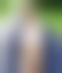 Mutter mit große Brüsten und behaarte Fotze | GEILEOMAS