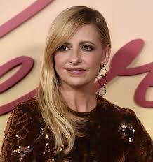 Sarah Michelle Gellar says being a young woman in Hollywood was 'not easy' 