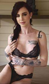Pin di It'sOnly Me su annabelle lane