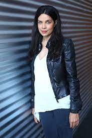 Zuleikha Robinson - Wikipedia