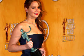 Hack leaks hundreds of nude celebrity photos - The Verge