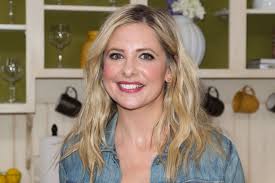 Sarah Michelle Gellar Posts Lingerie Photo Reminding Her Not To Overeat On  Thanksgiving