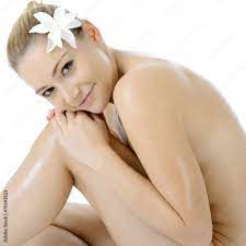 Frau nackt bei Sauna, Wellness, Entspannung, Spa Stock Photo | Adobe Stock