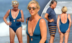 Fabulous at 52! Ally McBeal vet Jane Krakowski looks stunning in a plunging  swimsuit | Daily Mail Online