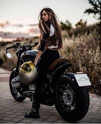 Pin by DOLCE LENA on DONNE E MOTORI | Biker girl, Cafe racer girl,  Motorcycle women