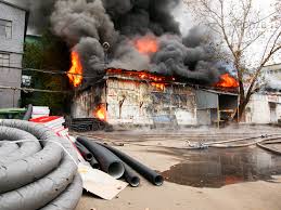 In Penza, warehouse burns down on area of 300 m2 :: PenzaNews