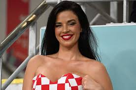 Miss-Kroatien-Hammer! Ivana Knoll zeigt sich oben ohne | Männersache