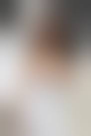 Brünette Teen Niemira lässt ihr Badetuch beiseite fallen und posiert nackt  im Badezimmer - PornPics.com