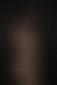 Sehr Schöne Nackte Oder Nackte Frau Mit Dem Braunen Haar Und Super Nassen  Körper Auf Schwarzem Hintergrund Isoliert Mit Tattoo Lizenzfreie Fotos,  Bilder Und Stock Fotografie. Image 31641257.