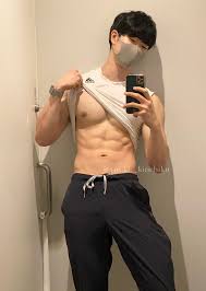 He lifts – The Daily Gaysian