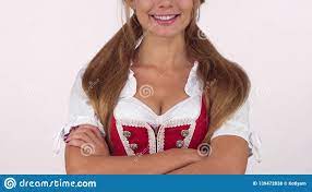 Sexy Großbusige Oktoberfest-Frau Im Dirndlkleid Glücklich Lächelnd  Stockfoto - Bild von bier, glücklich: 139472838