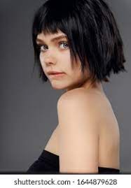 Frau nackt auf kurze Haare schneiden Stockfoto 1644879628 | Shutterstock