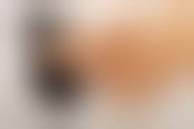 Schöne Sinnliche Nackte Frau Liegt Auf Dem Bett. Lizenzfreie Fotos, Bilder  Und Stock Fotografie. Image 39823371.
