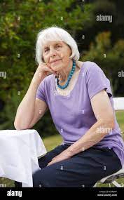80 jährige frau -Fotos und -Bildmaterial in hoher Auflösung – Alamy
