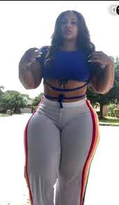 Thick thighs cameltoe