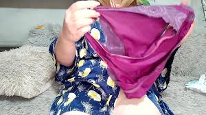BBW MILF inserts tampon in pussy at home and shows dirty panties - XNXX.COM