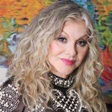 Ann Craighead's Instagram, Twitter & Facebook