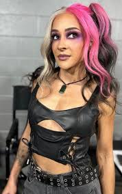 Dakota Kai - Free pics, galleries & more at Babepedia