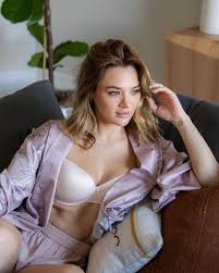 Hunter King Tits - Fappenist