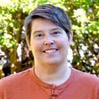 Sara Winchell's Instagram, Twitter & Facebook