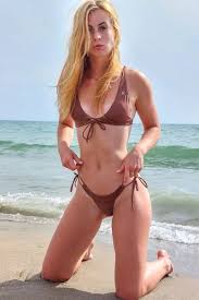 Maria Roberta Gherca - Free pics, galleries & more at Babepedia