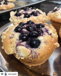 森のブルーベリーがプロの手によって、おいしく変身しちゃう。毎年密かなお楽しみ♡ #Repost @ono.pain with @use.repost  ・・・ 今年も始まってます #ブルーベリーマフィン @rod_djuret さんの無農薬愛情たっぷりブルーベリー 甘くて酸味もありとても美味しい  オーナー ...
