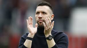 Donna cerca uomo bakeca milano