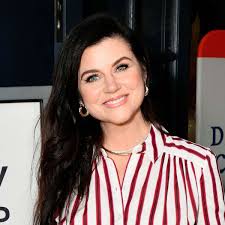 Tiffani Thiessens Cooking Video Has Fans Comparing Her to Julia Child -  Parade