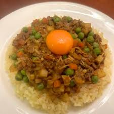 ドライ カレー キーマ カレー 違い