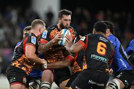 Mec nu sous la douche