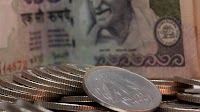 Barclays raises USD/INR forecast to 89.5 by end-2025