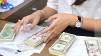 Dollar strengthens against dong as Malaysian ringgit continues to rise from 18-month high