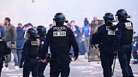 Riot police clash with fans in chaotic Paris scenes ahead of PSG vs Arsenal